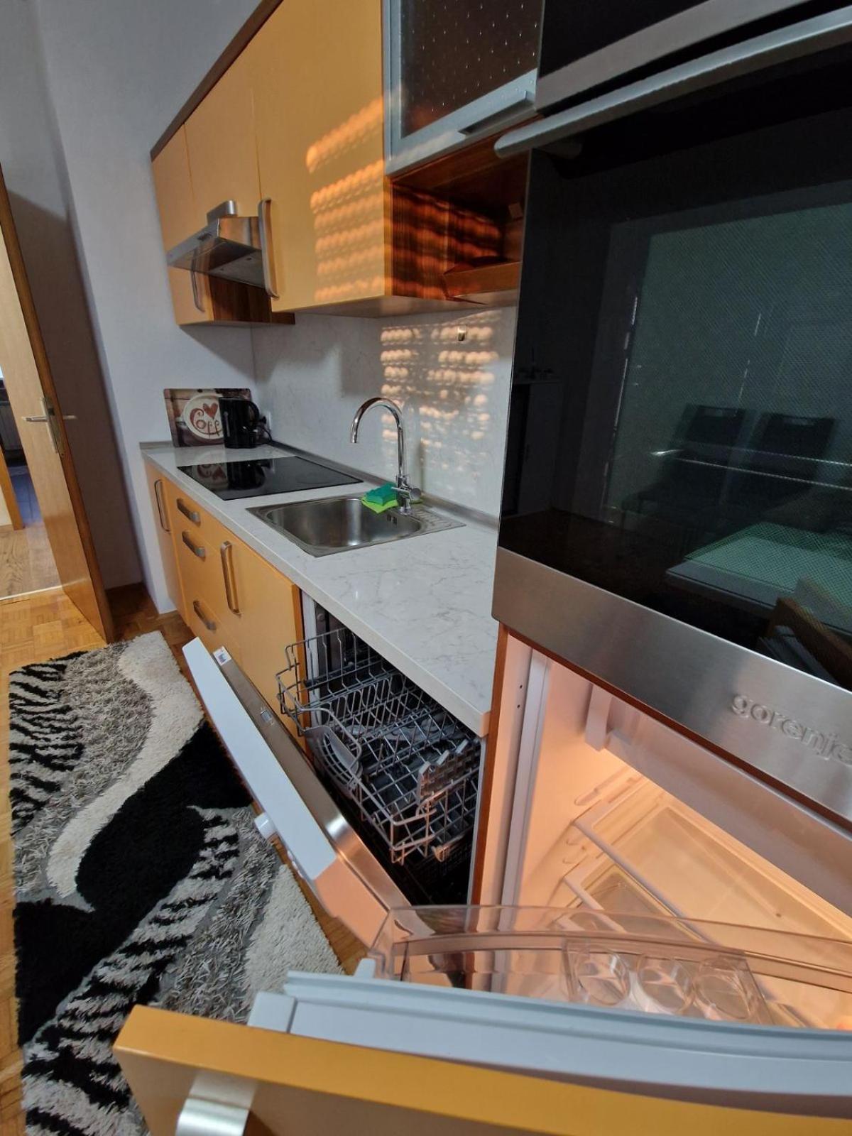 Apartma-Sobe Lejla Vipava Luaran gambar