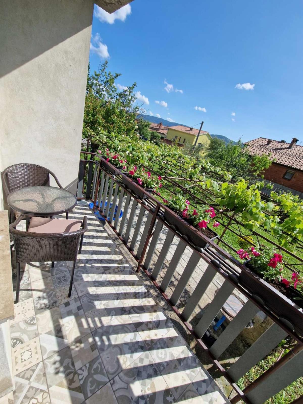 Apartma-Sobe Lejla Vipava Luaran gambar