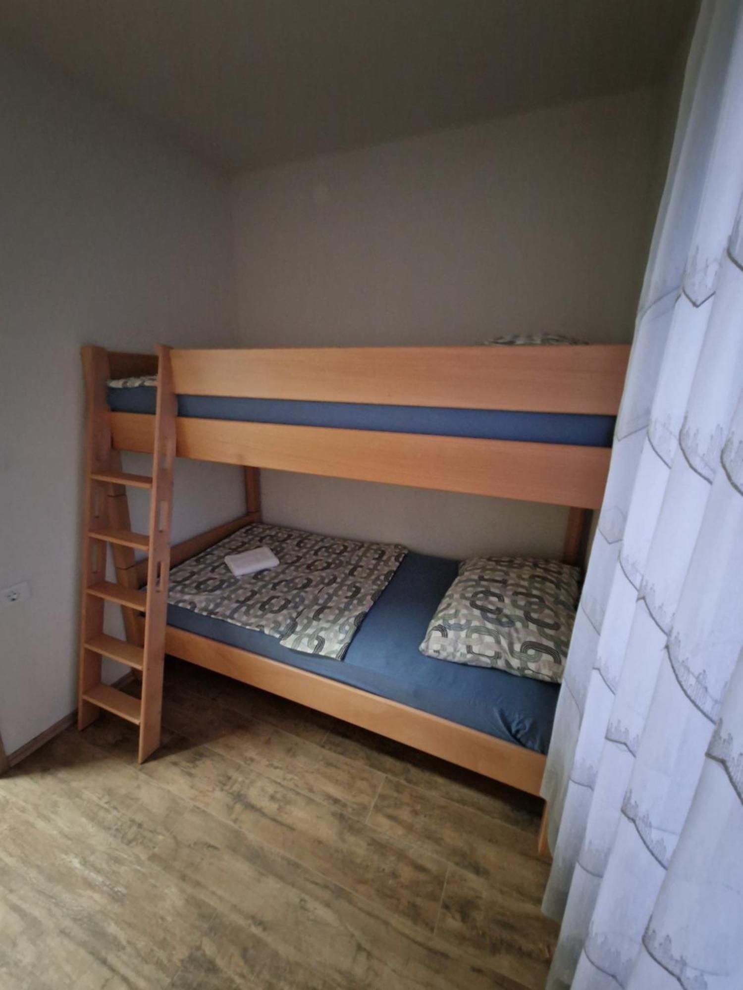 Apartma-Sobe Lejla Vipava Luaran gambar