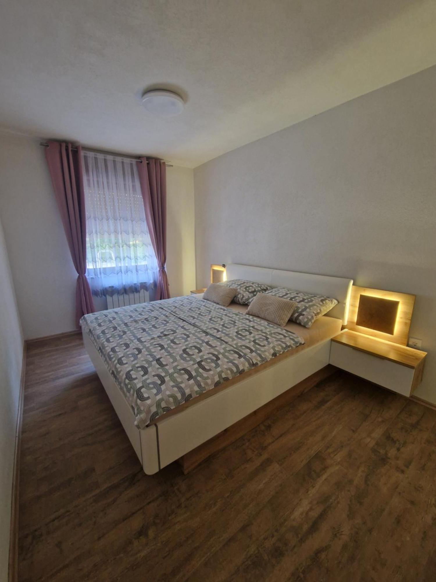 Apartma-Sobe Lejla Vipava Luaran gambar