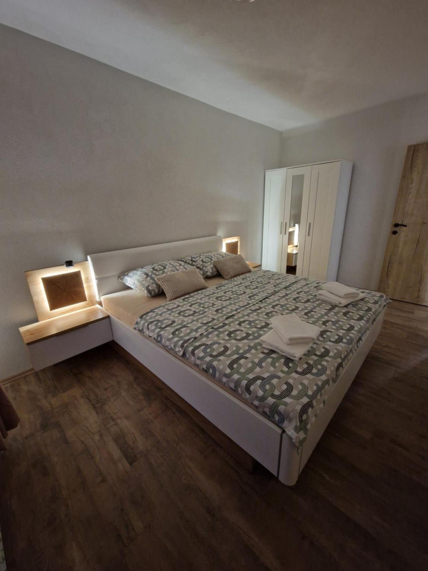 Apartma-Sobe Lejla Vipava Luaran gambar