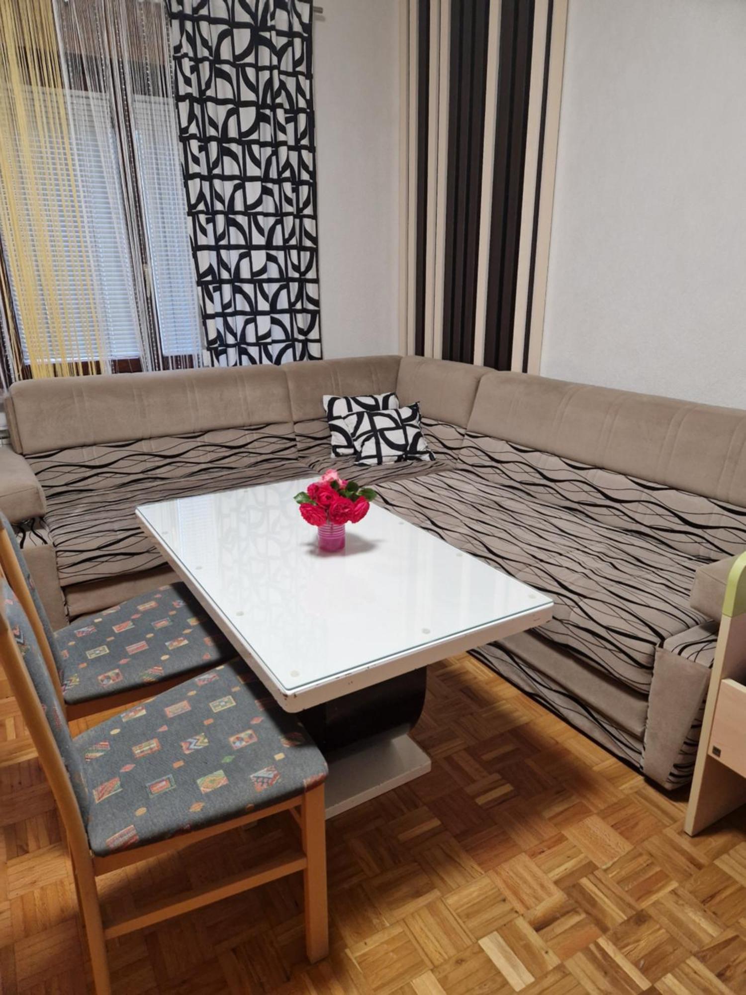 Apartma-Sobe Lejla Vipava Luaran gambar